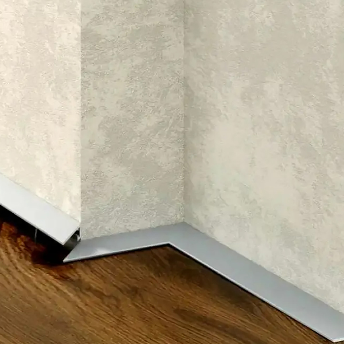 Антиплинтус DEAL 15/7 Антиплінтус Срібний