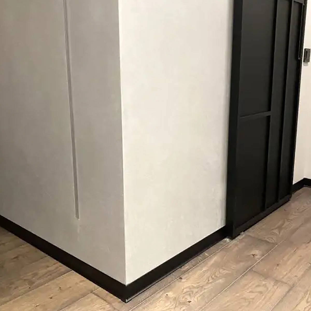 Плинтус скрытого монтажа DEAL 3/60  