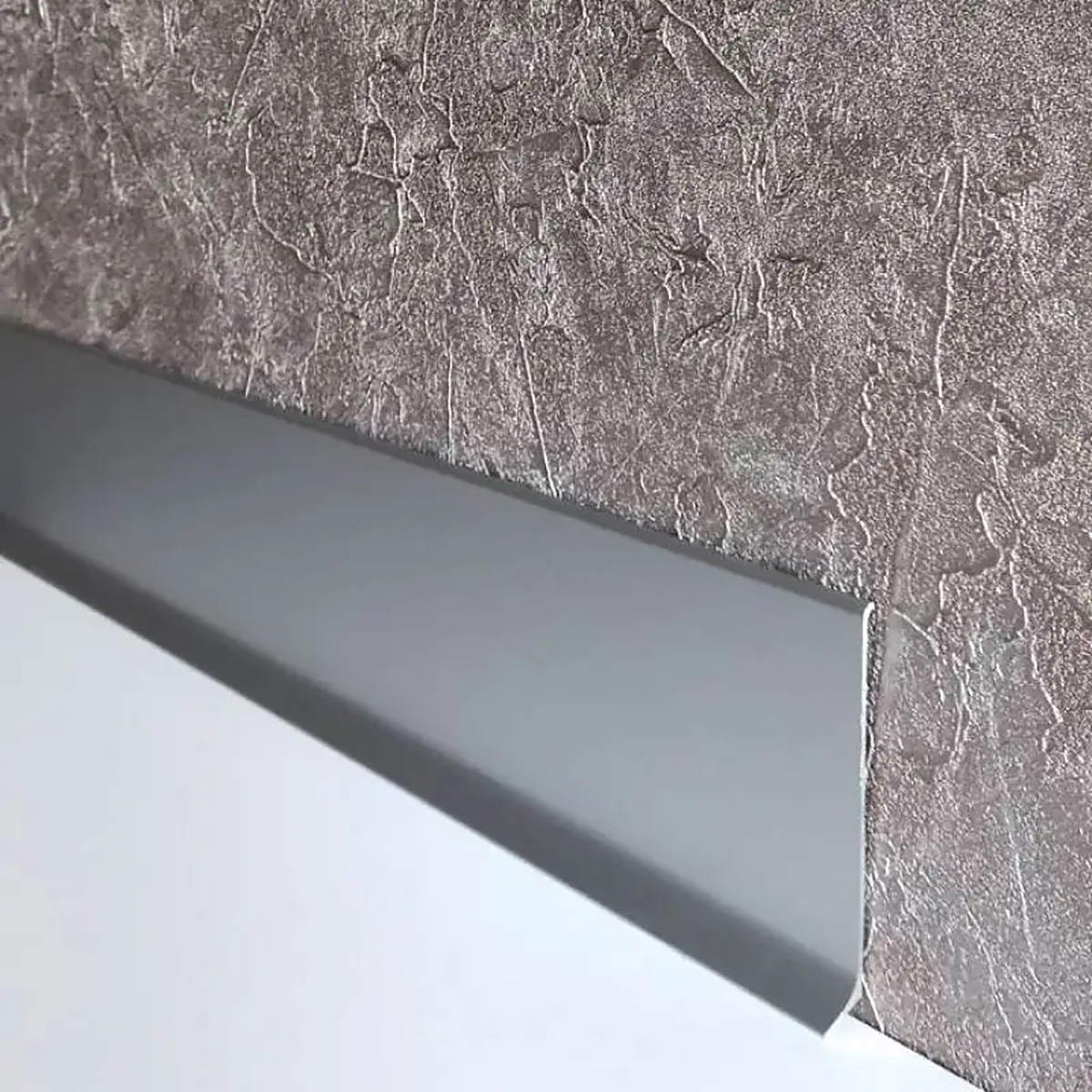 Алюминиевый плинтус DEAL 3/40  Срібний