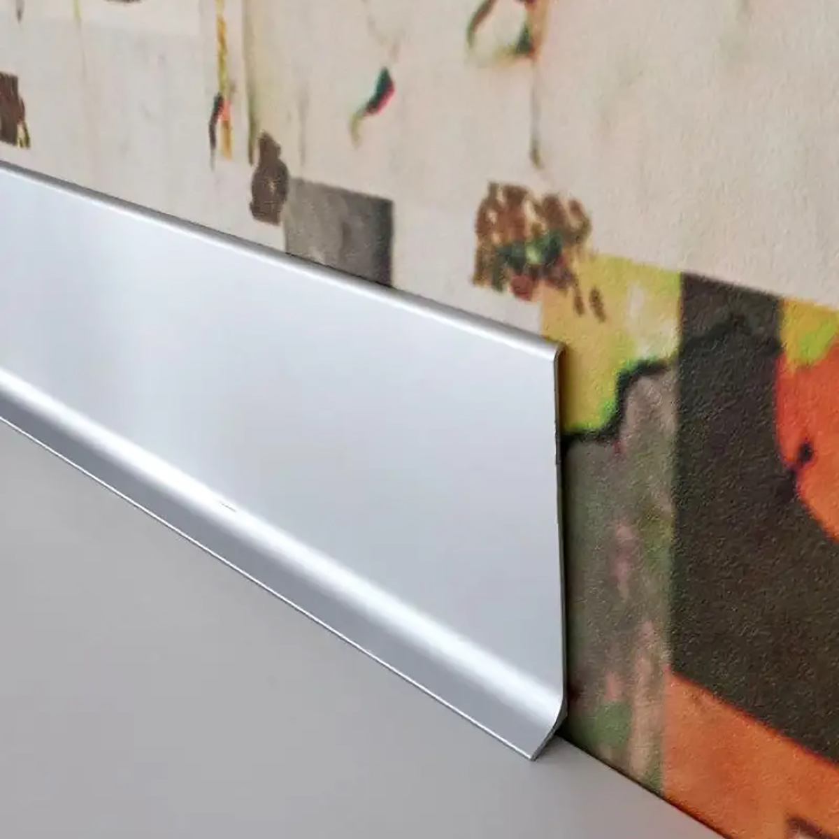 Алюминиевый плинтус DEAL 3/80 