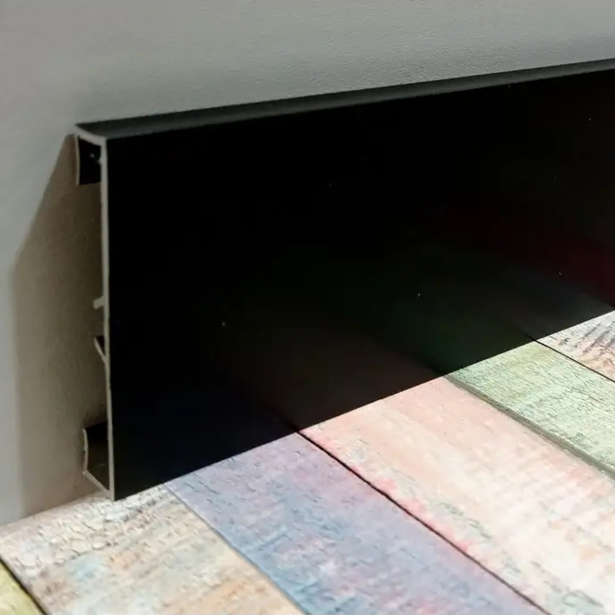 Накладной плинтус DEAL 1/40 DEAL 1 Чорний