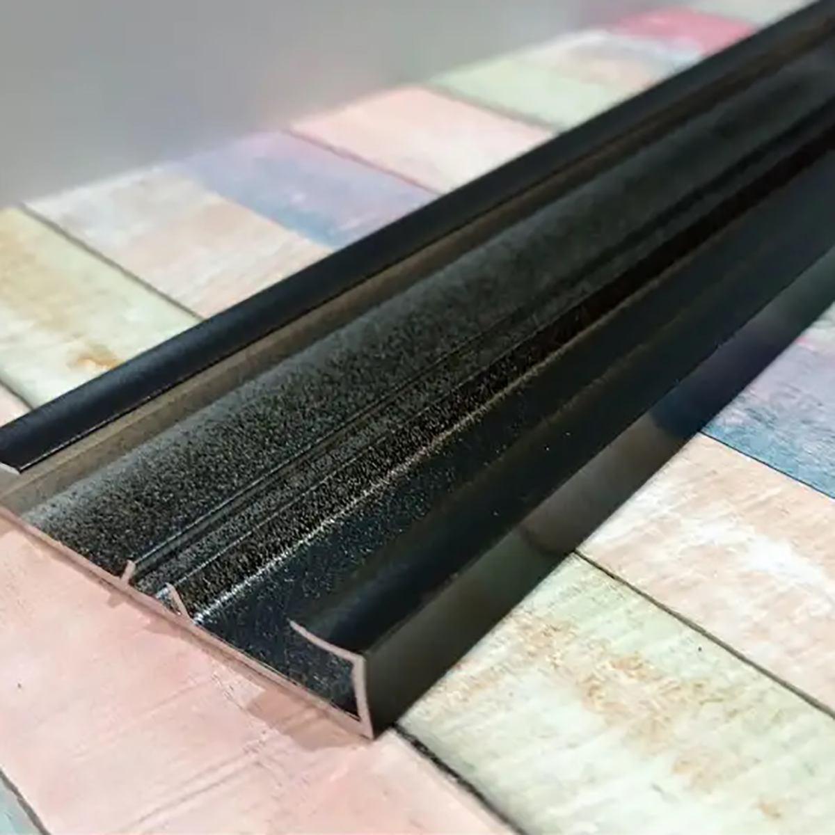 Накладной плинтус DEAL 1/40 DEAL 1 Чорний