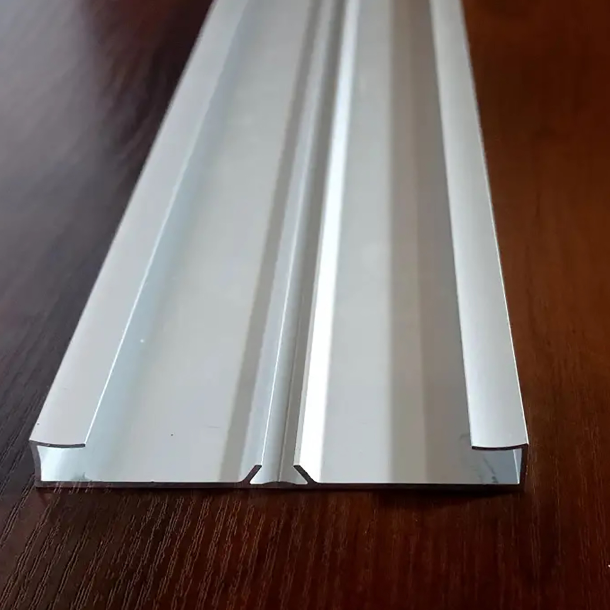 Накладной плинтус DEAL 1/40 DEAL 1 Срібний