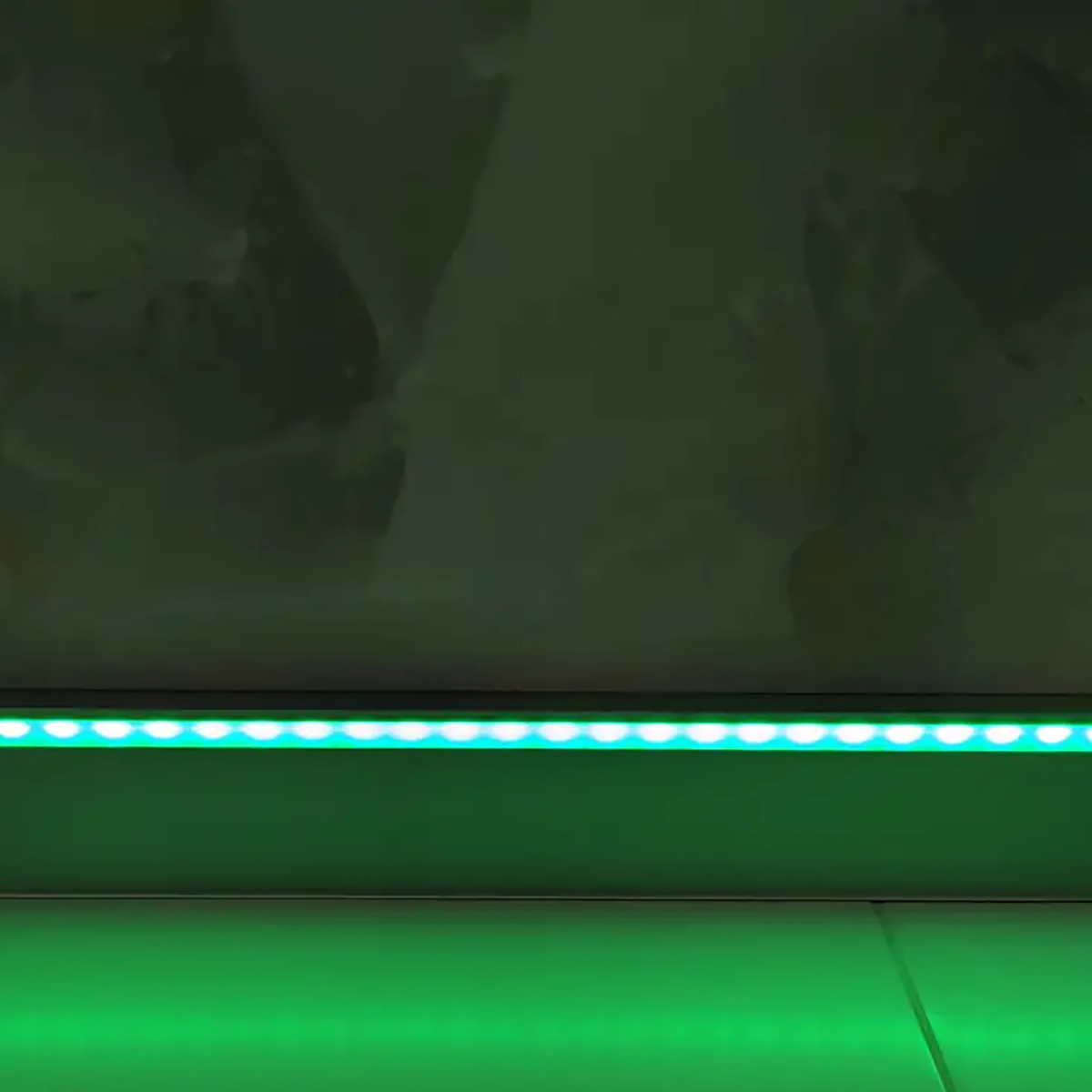 Накладной LED плинтус DEAL 4/78 LED DEAL 4/78 Срібний