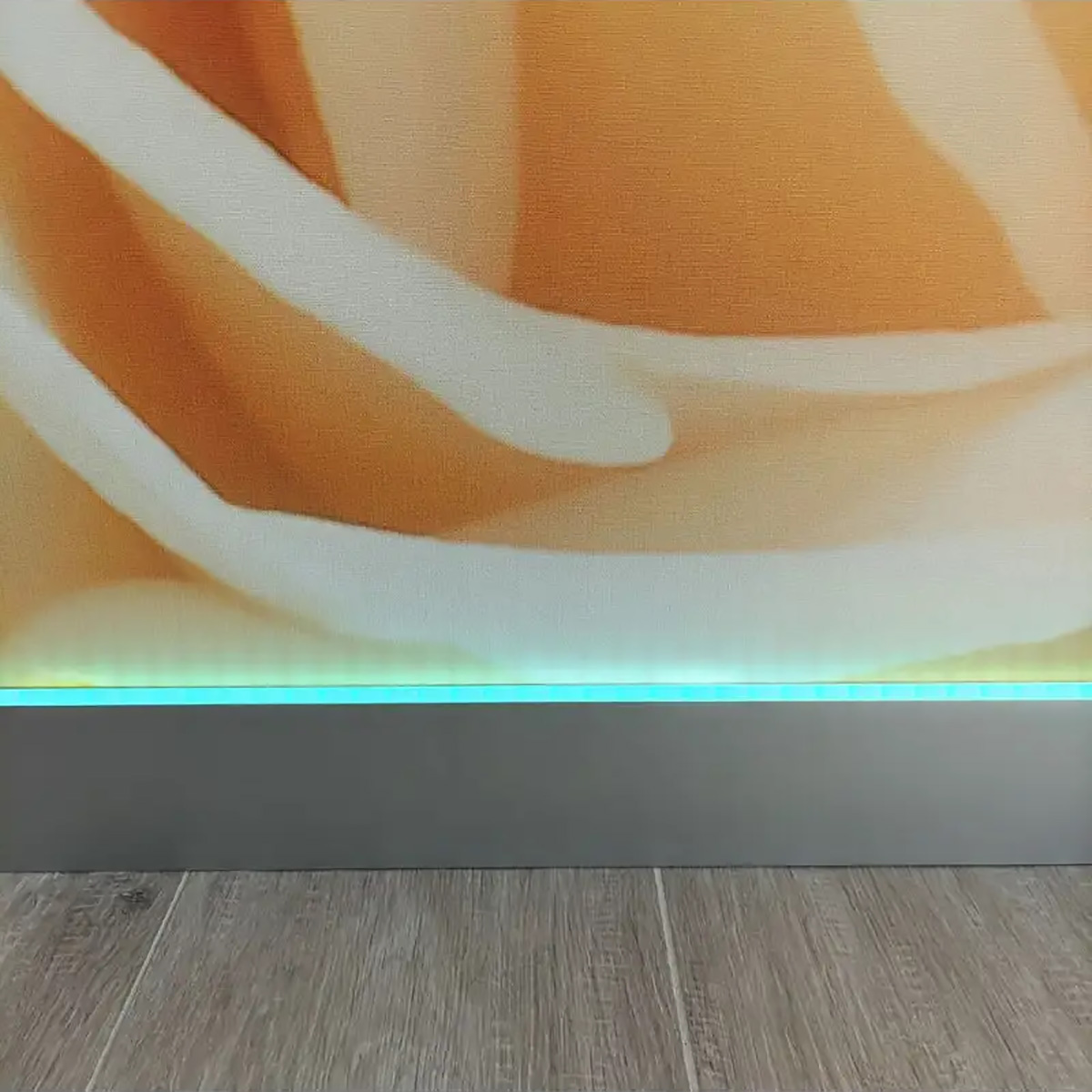 Алюминиевый плинтус DEAL 80/15 LED  DEAL 80/15 LED Срібний