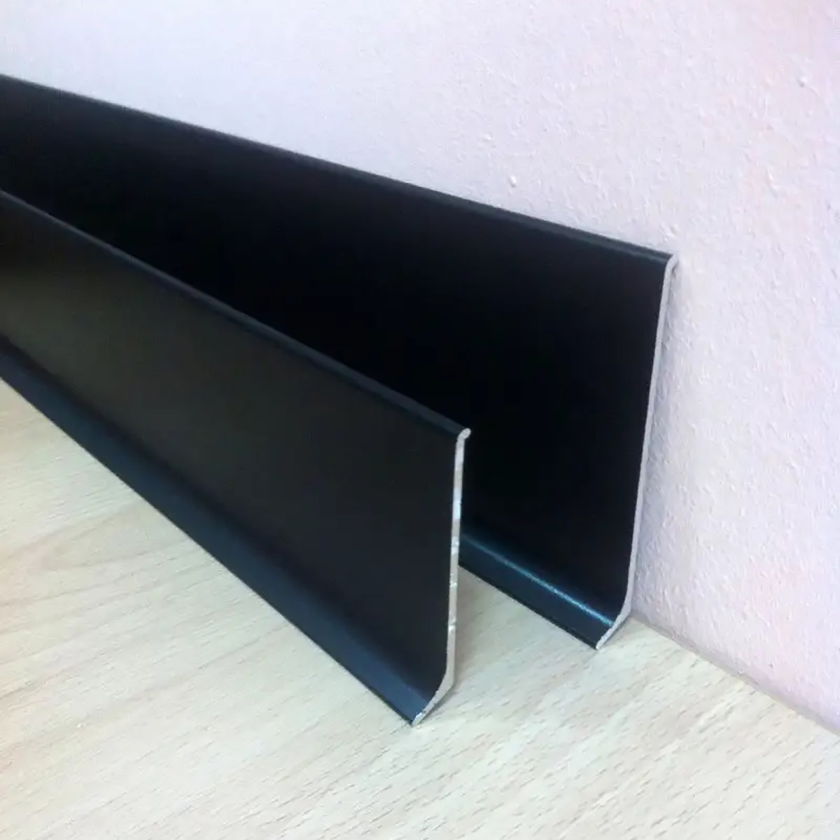 Алюминиевый плинтус DEAL 3/100 