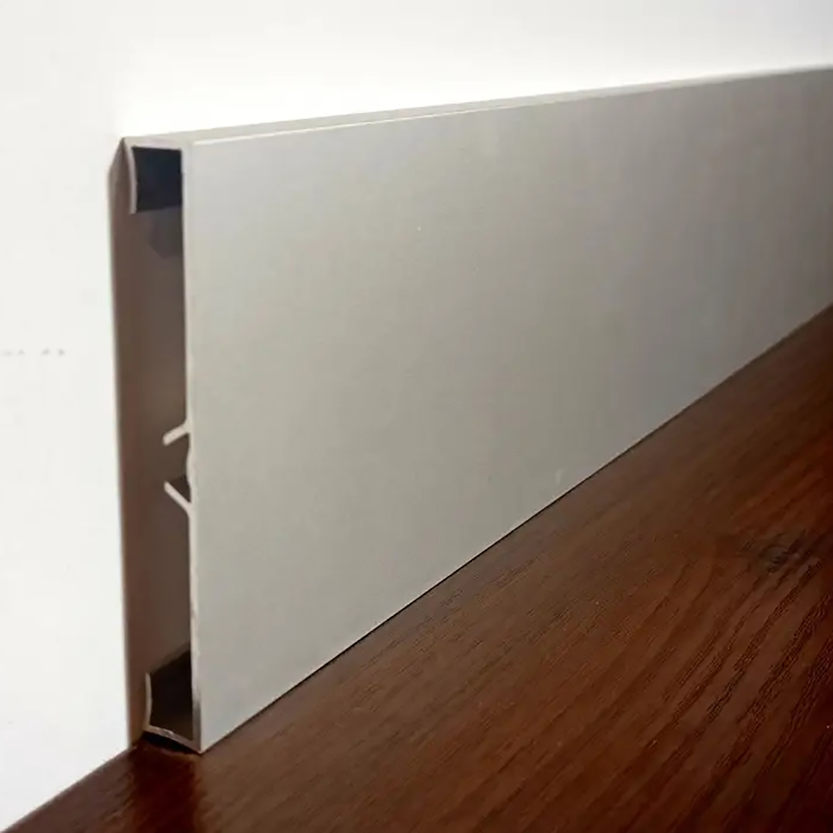 Накладной плинтус DEAL 1/60