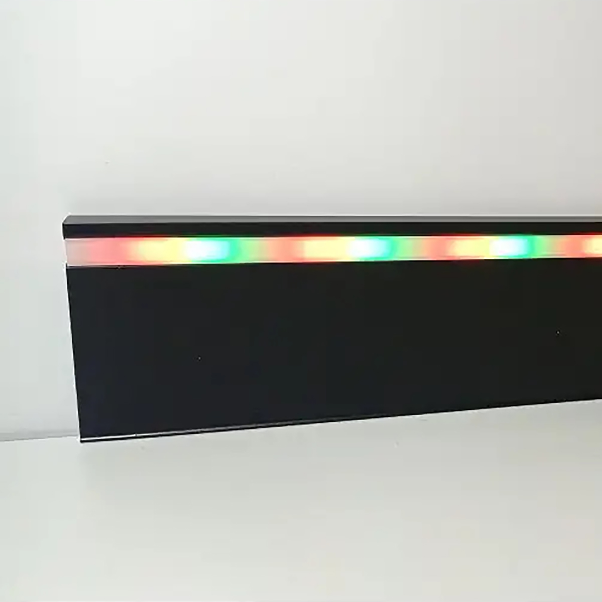 Накладной LED плинтус DEAL 4/78 LED DEAL 4/78 Чорний