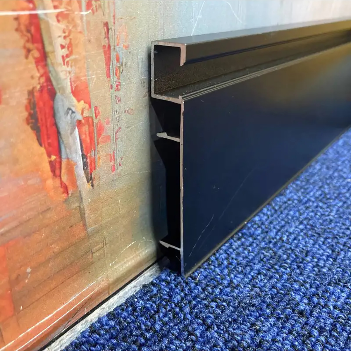 Накладной LED плинтус DEAL 4/78 LED DEAL 4/78 Чорний