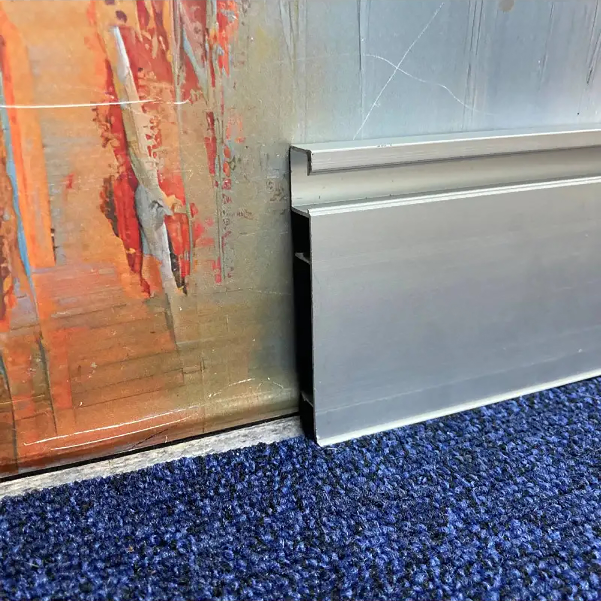 Накладной LED плинтус DEAL 4/78 LED DEAL 4/78 Срібний