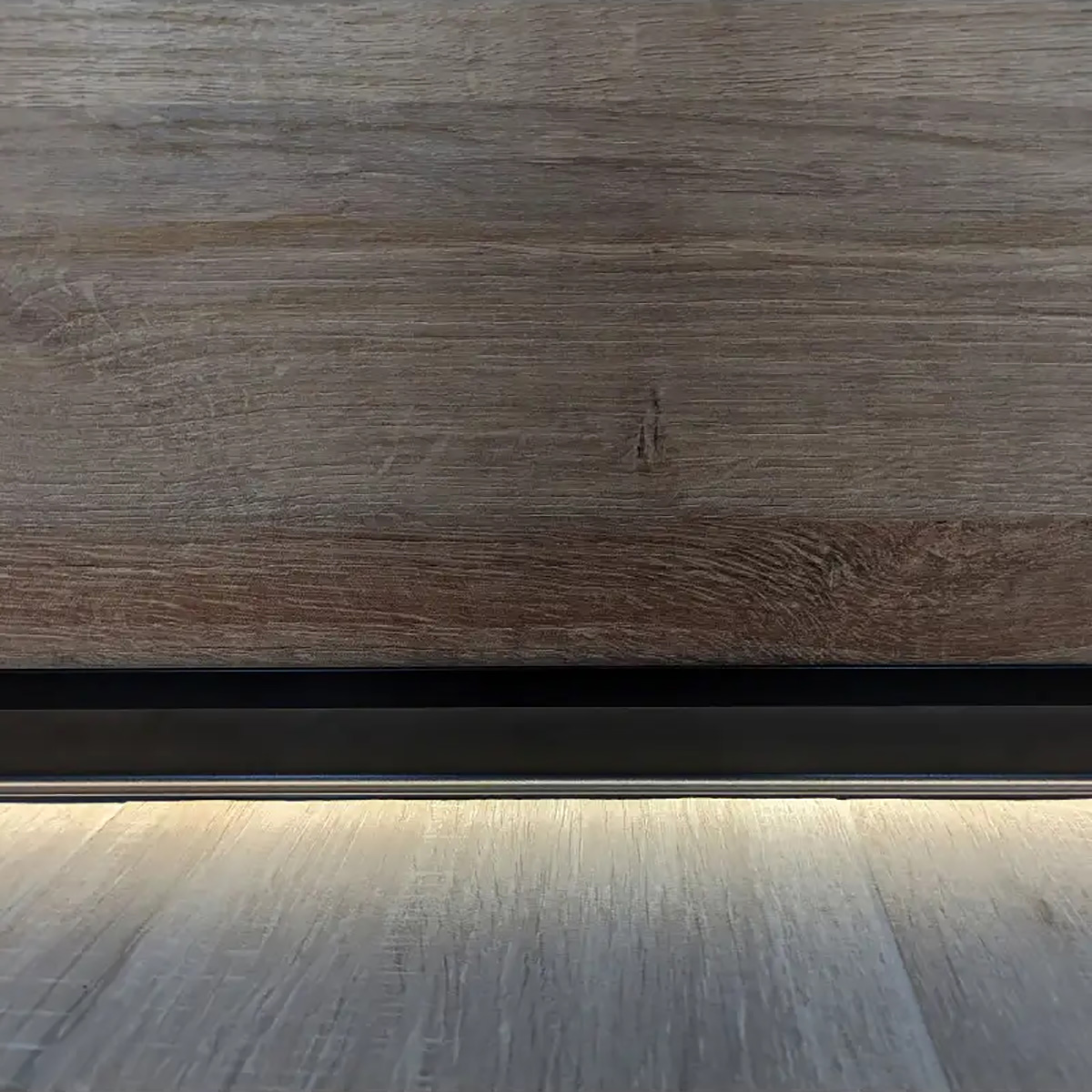 Алюминиевый плинтус DEAL 5/60 LED 