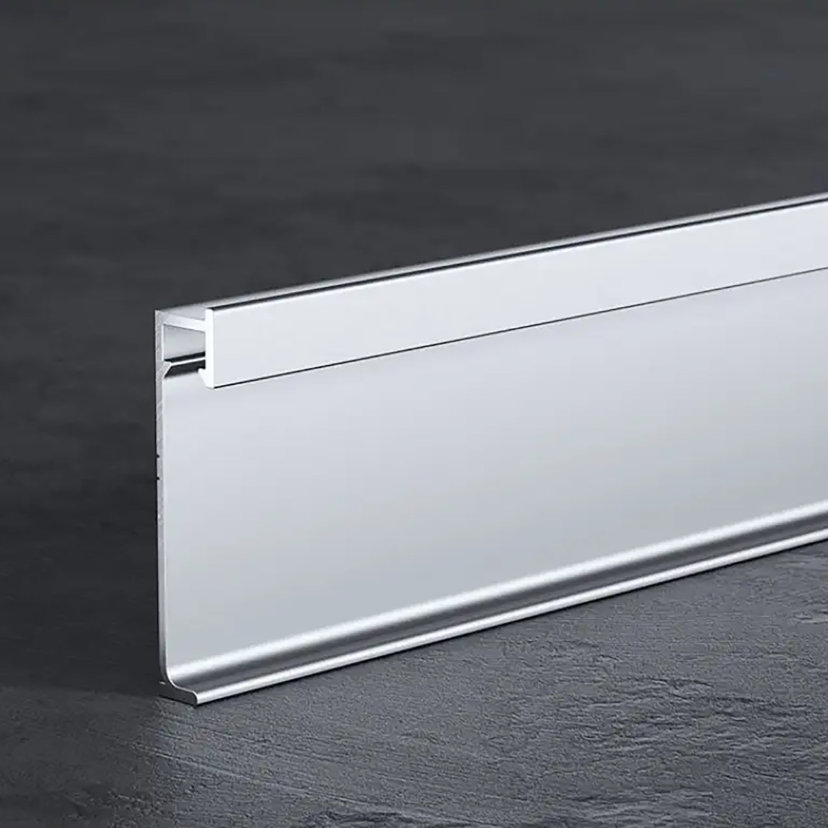 Алюминиевый плинтус DEAL 5/40 LED Срібний