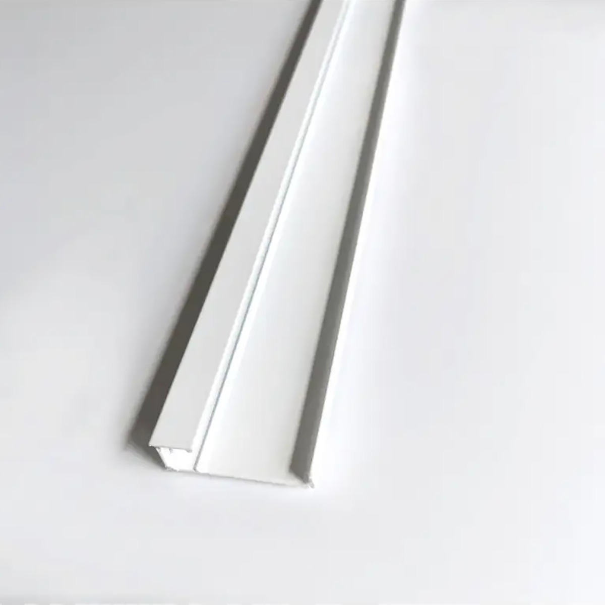 Алюминиевый плинтус DEAL 5/60 LED 